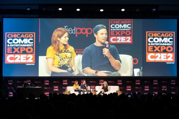 C2E2 2020 - Stephen Amell and Emily Bett Rickards (Farewell to Arrow)